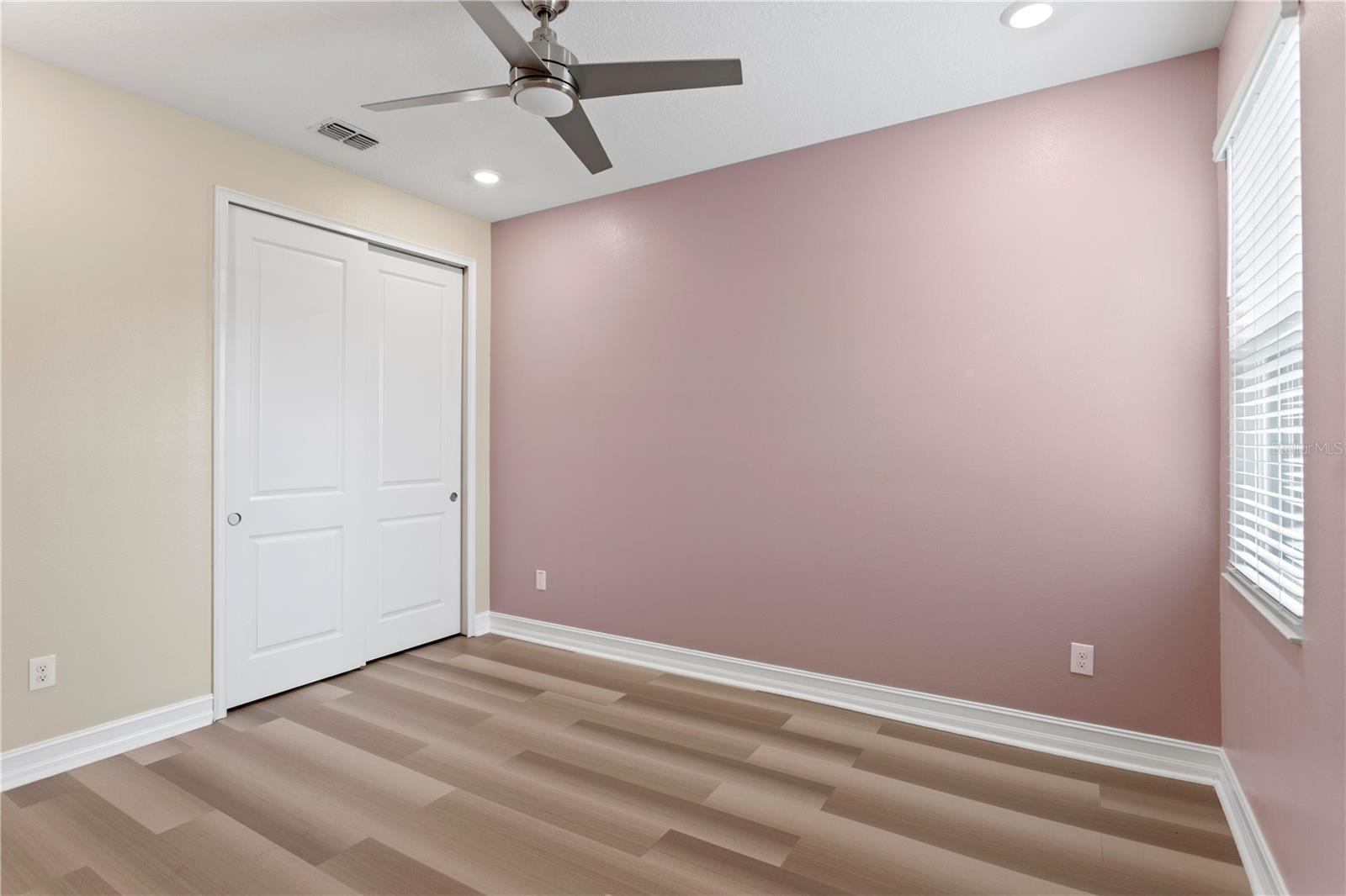 Image 24 of 47 For 4887 Isola Court