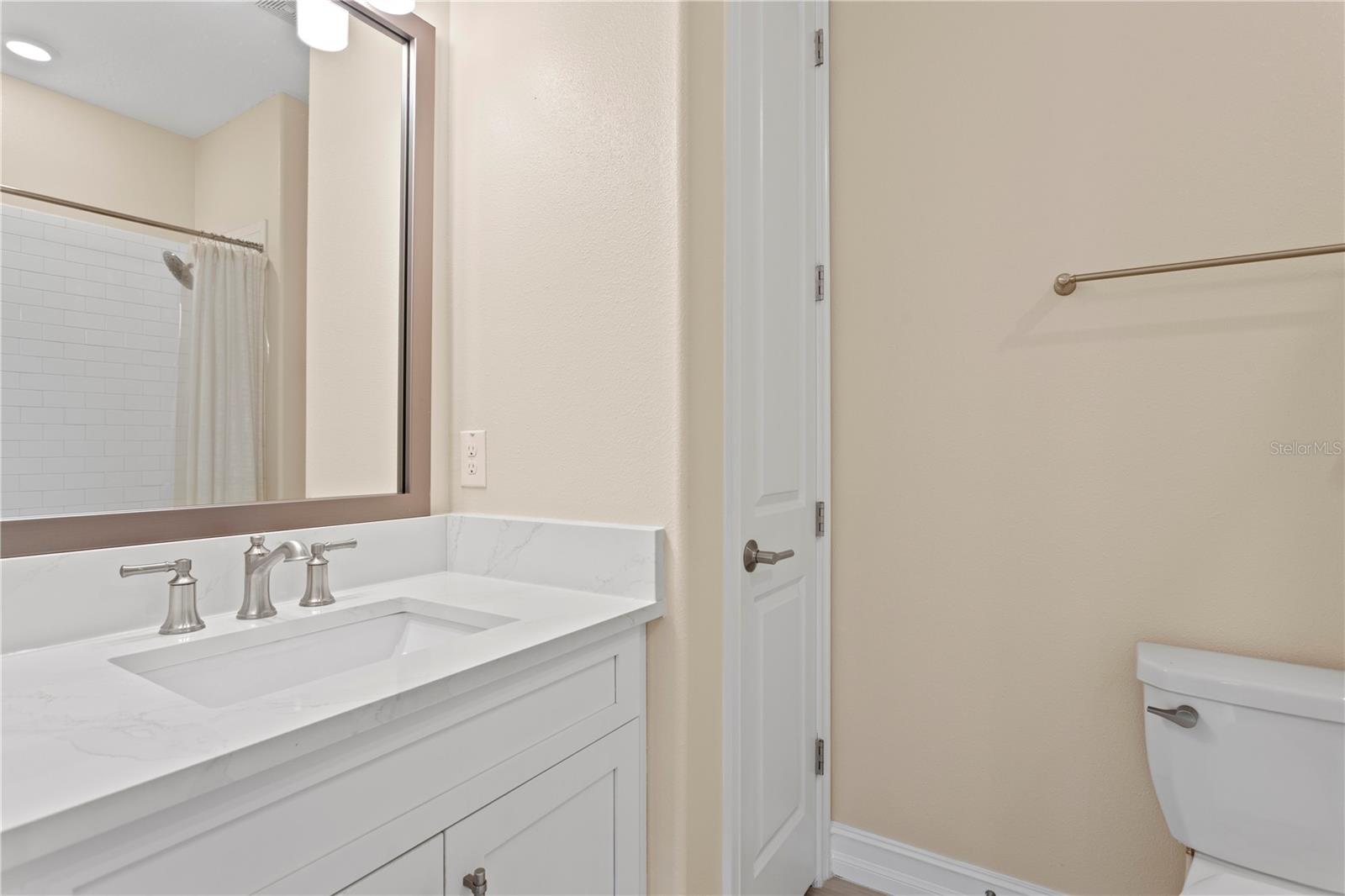 Image 26 of 47 For 4887 Isola Court