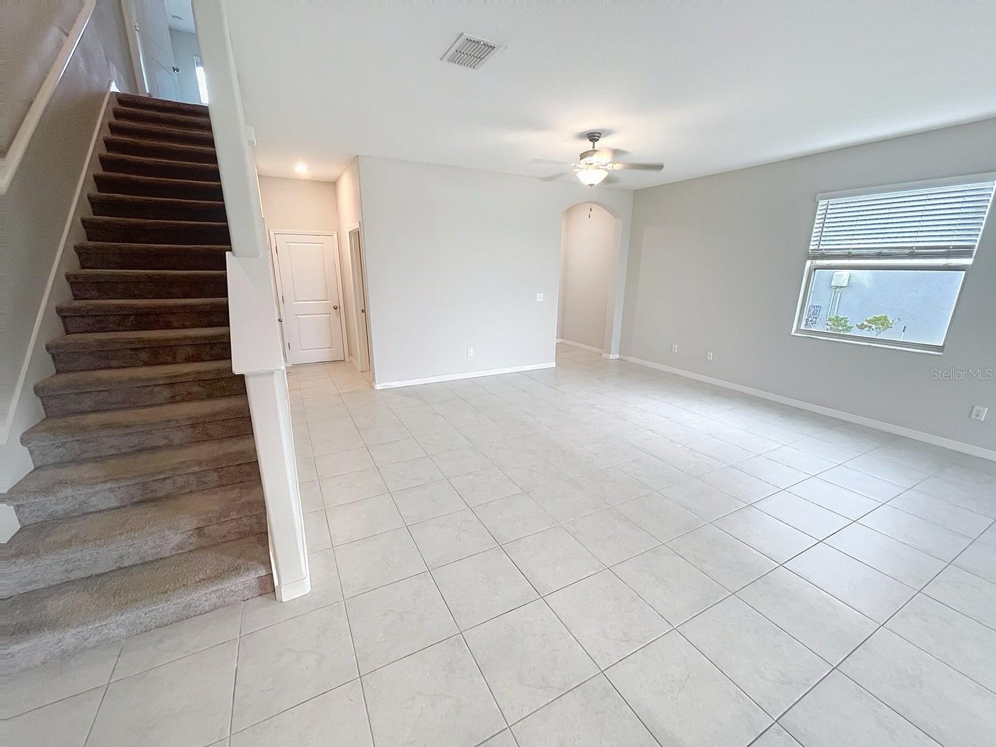 Image 15 of 43 For 734 Royal Empress Drive