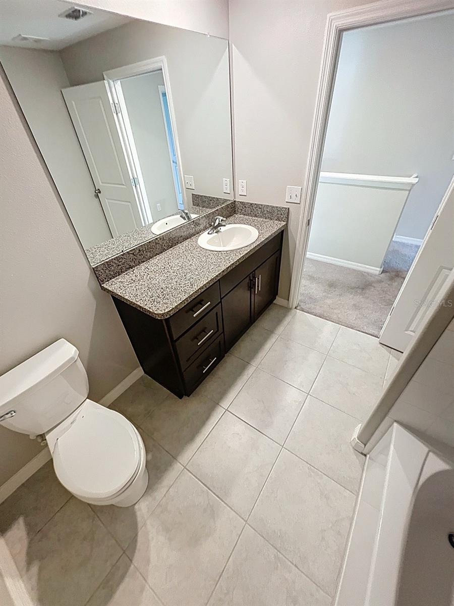 Image 19 of 43 For 734 Royal Empress Drive