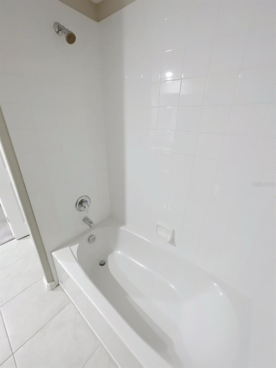 Image 21 of 43 For 734 Royal Empress Drive