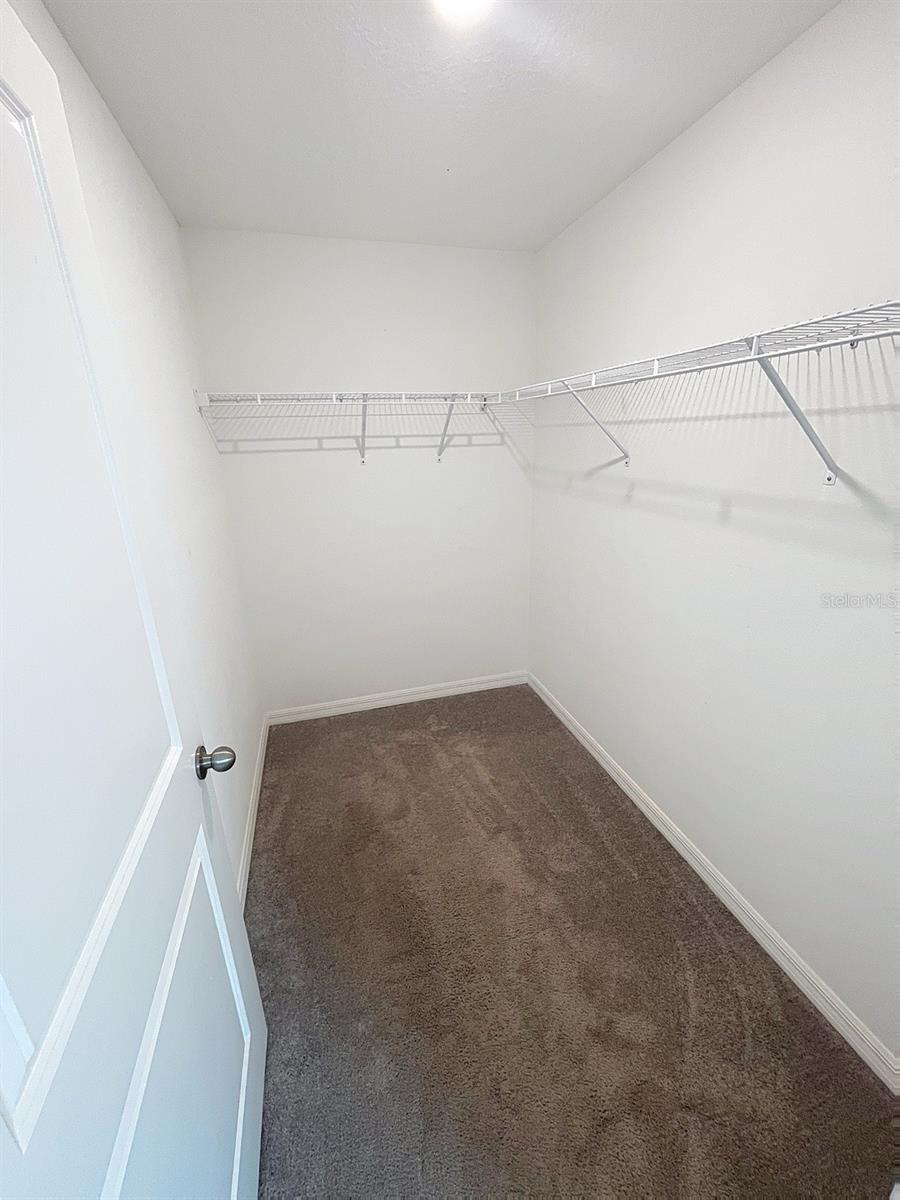 Image 25 of 43 For 734 Royal Empress Drive