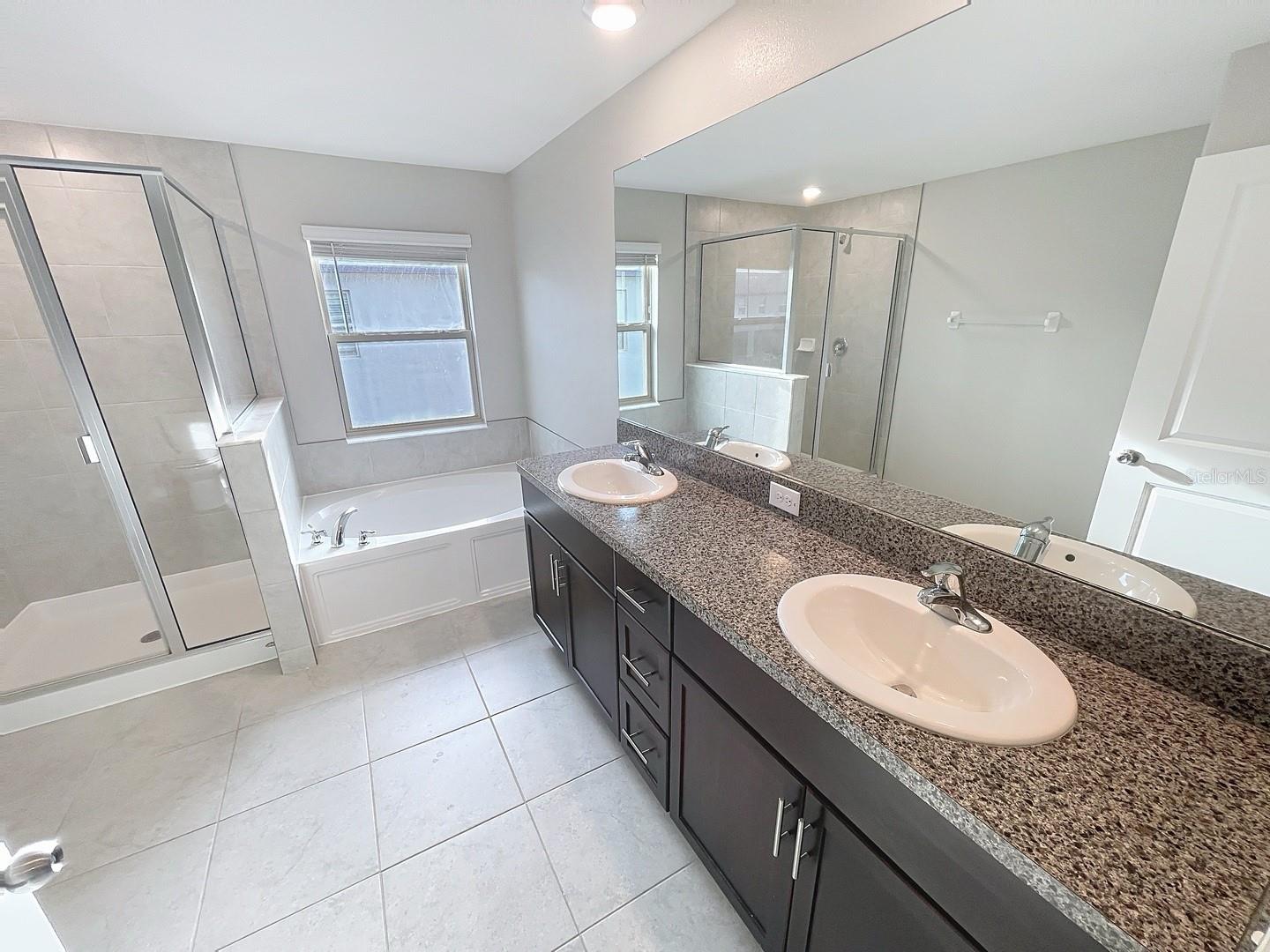 Image 32 of 43 For 734 Royal Empress Drive