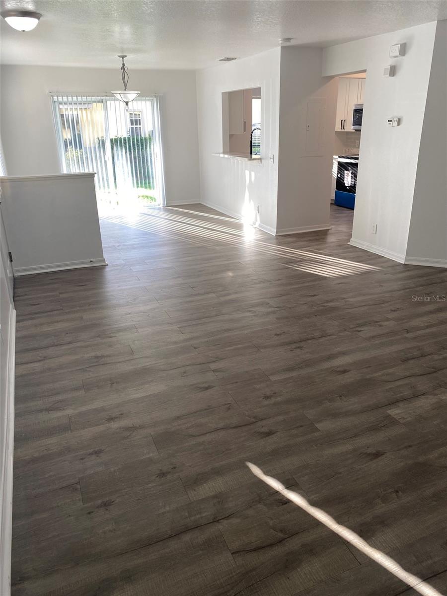 Image 11 of 19 For 3877 Island Way