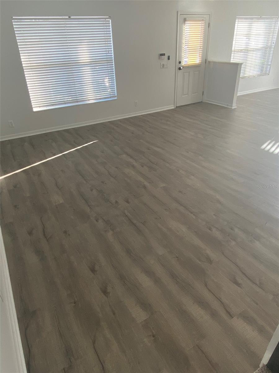 Image 12 of 19 For 3877 Island Way