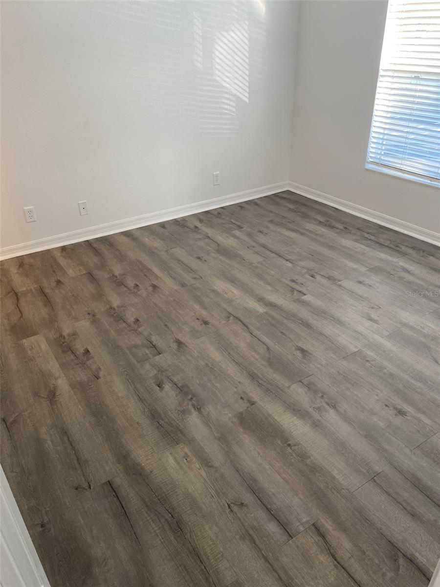 Image 15 of 19 For 3877 Island Way