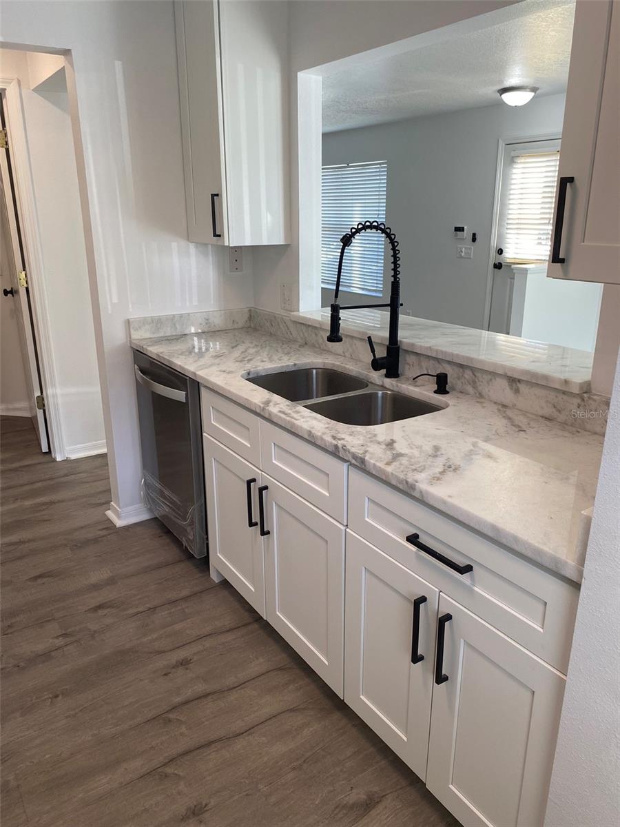 Image 6 of 19 For 3877 Island Way