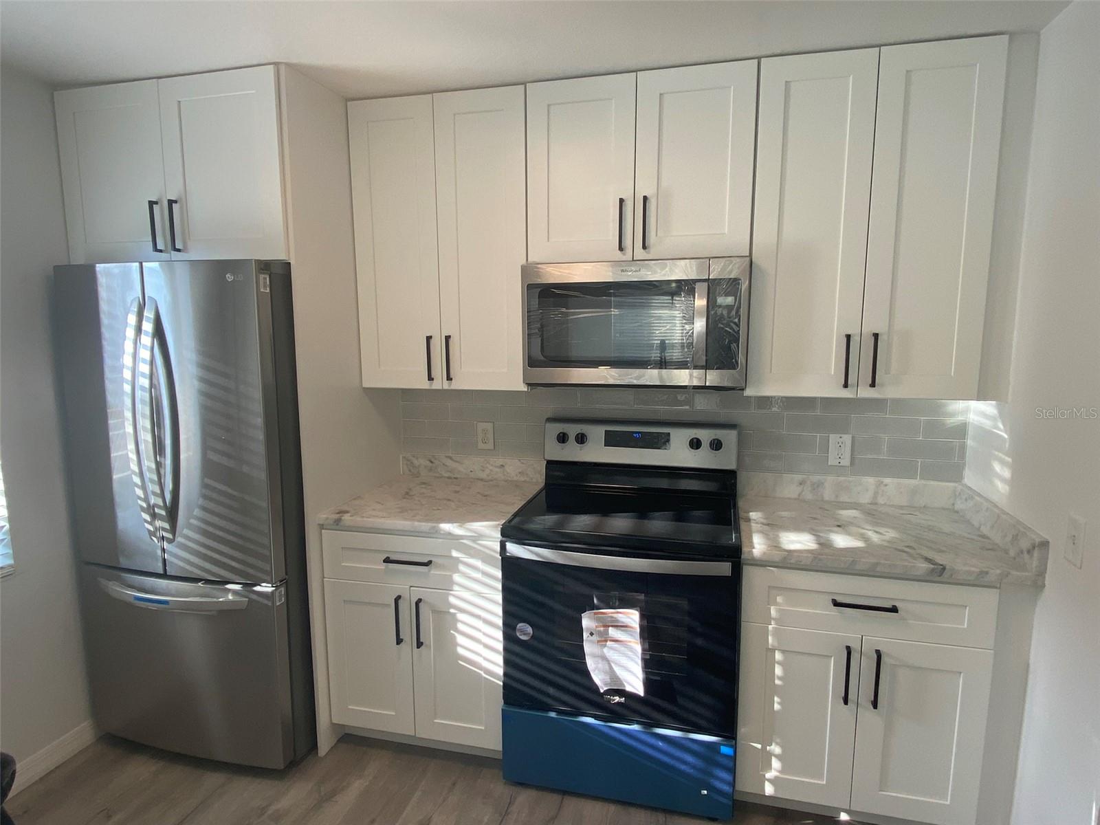 Image 7 of 19 For 3877 Island Way