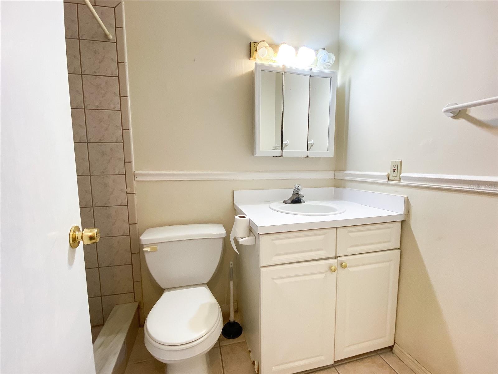 Image 16 of 23 For 6345 Newtown Circle 45b2