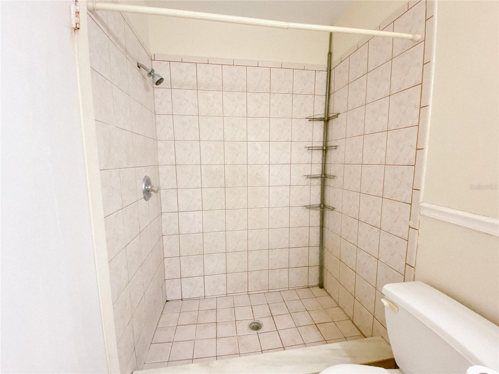 Image 17 of 23 For 6345 Newtown Circle 45b2