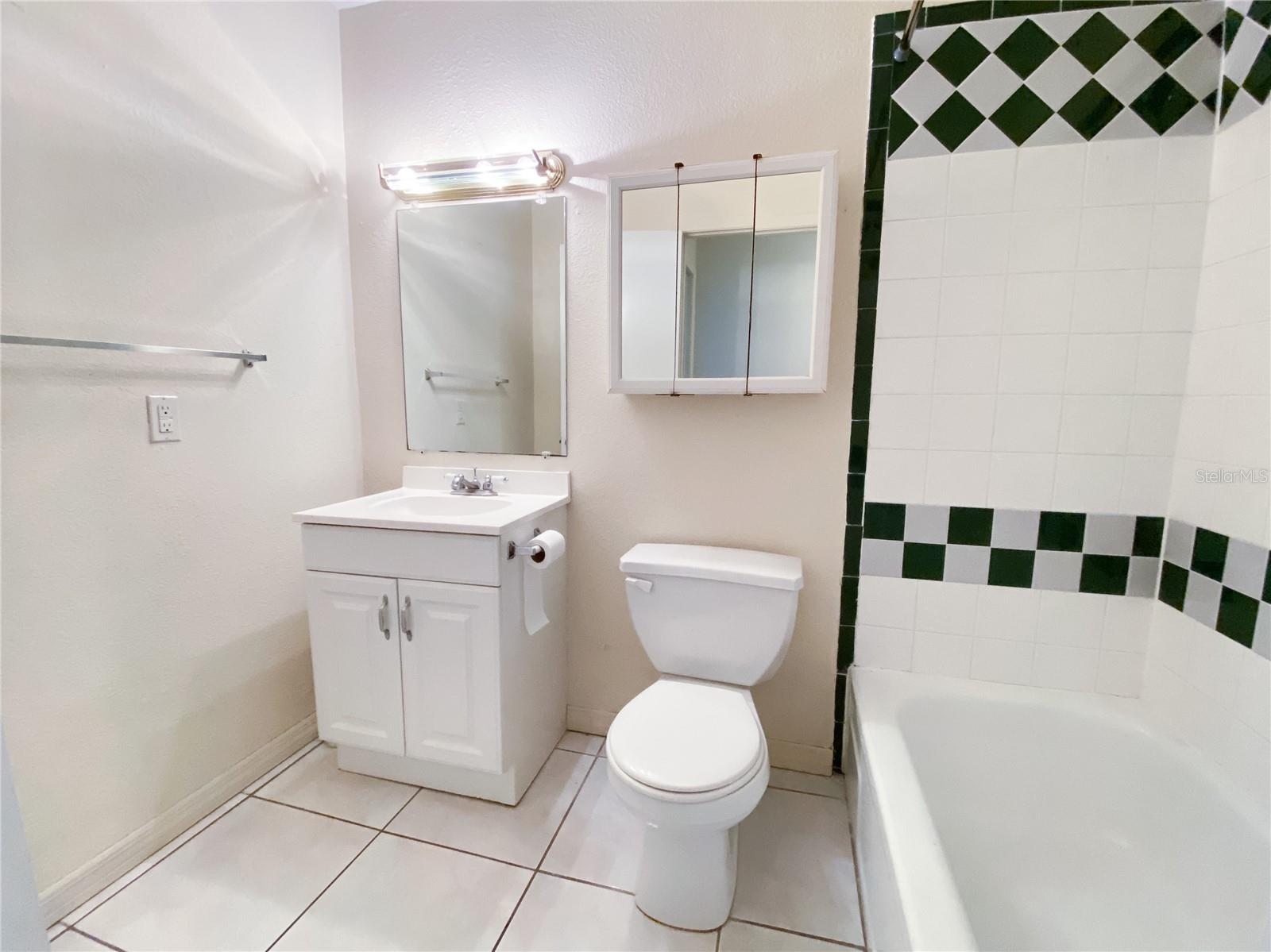 Image 21 of 23 For 6345 Newtown Circle 45b2