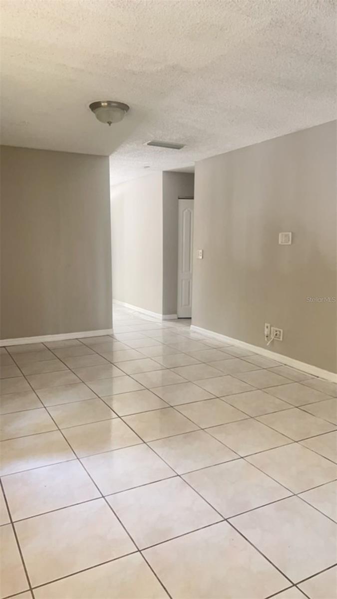 Image 5 of 23 For 6345 Newtown Circle 45b2