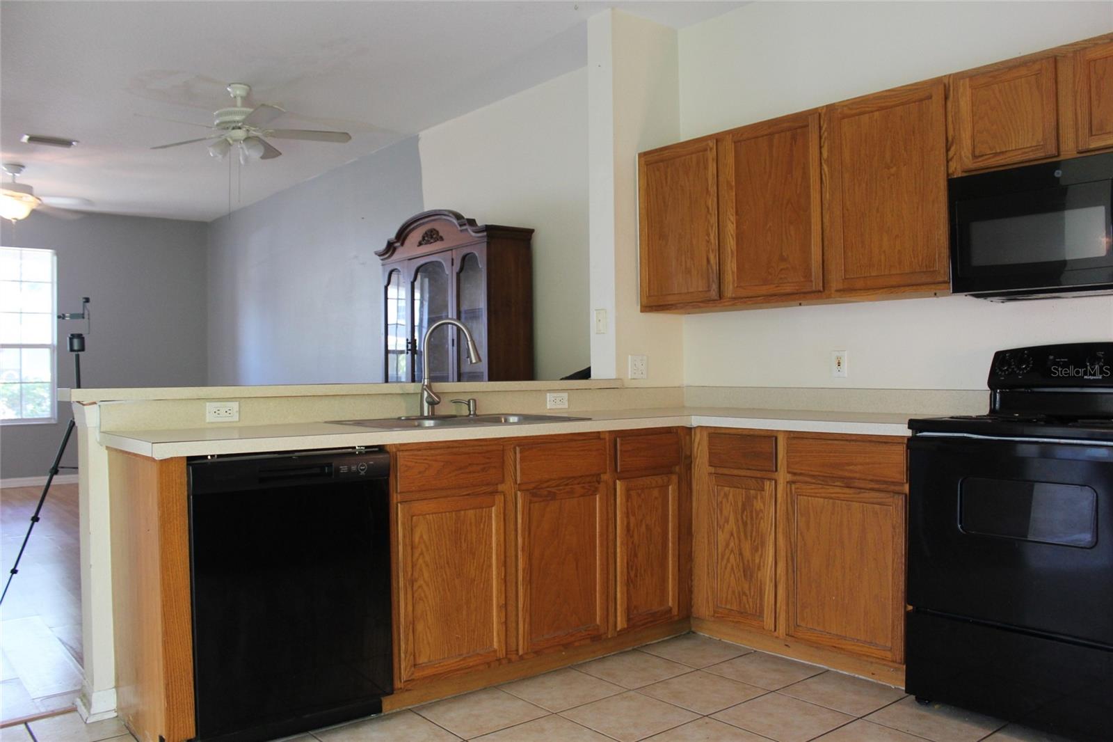 Image 3 of 33 For 8788 Christie Drive N-a