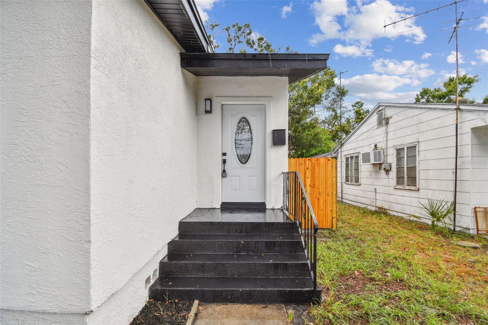 Image 3 of 62 For 4548 18th Avenue S