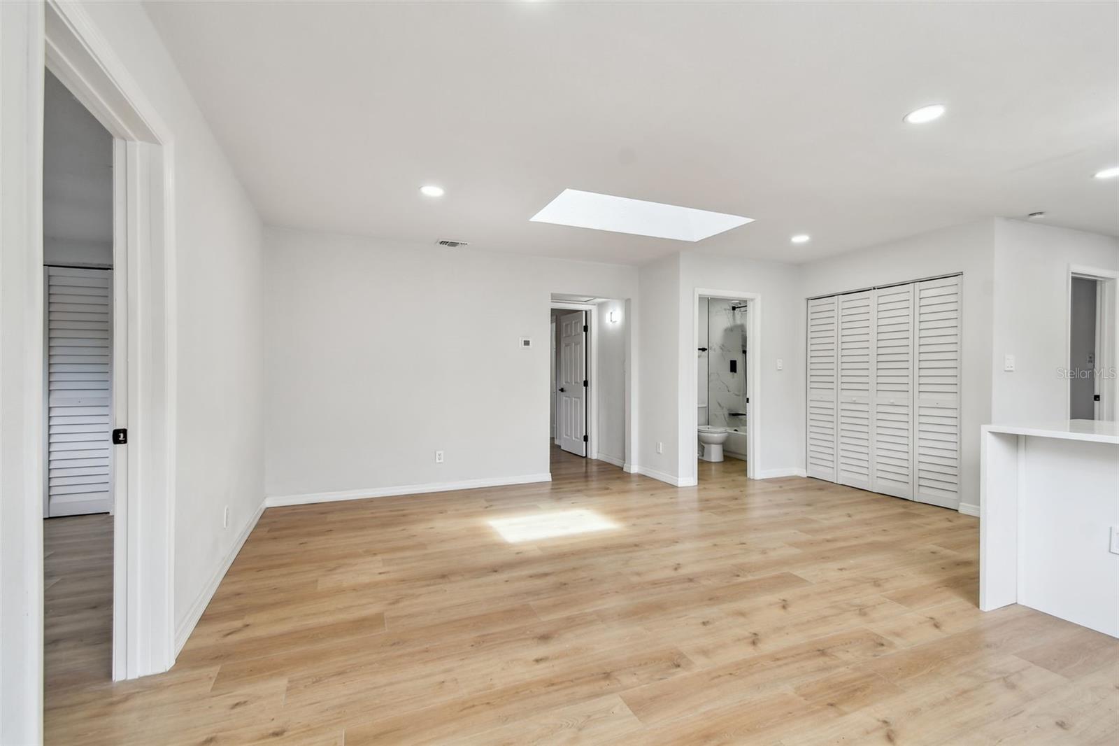 Image 4 of 62 For 4548 18th Avenue S