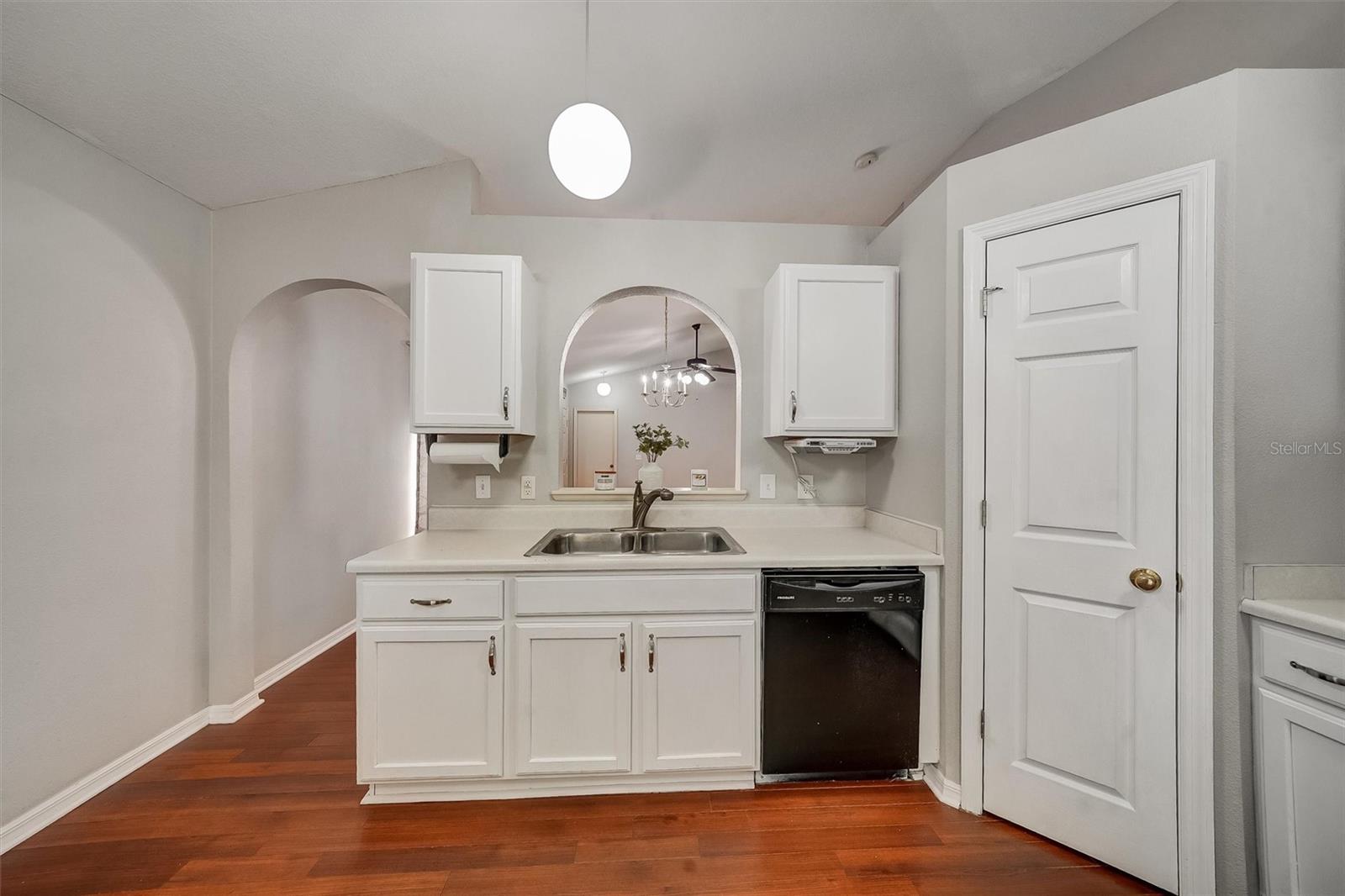 Image 10 of 31 For 17034 Ongar Court