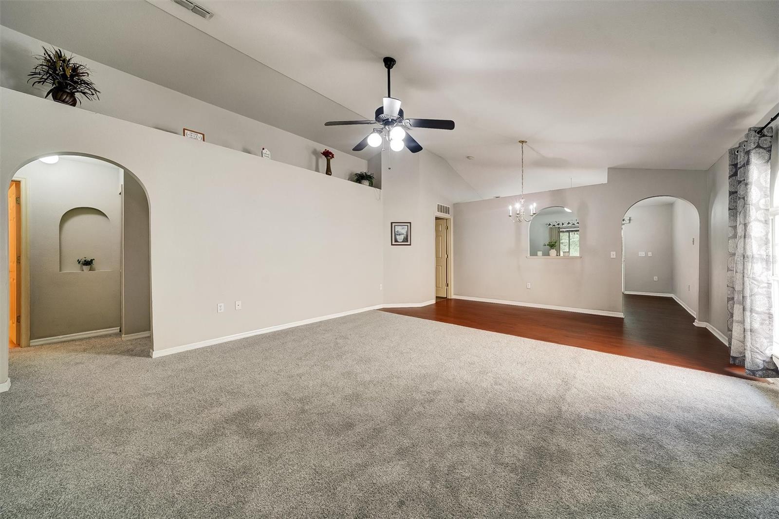 Image 4 of 31 For 17034 Ongar Court