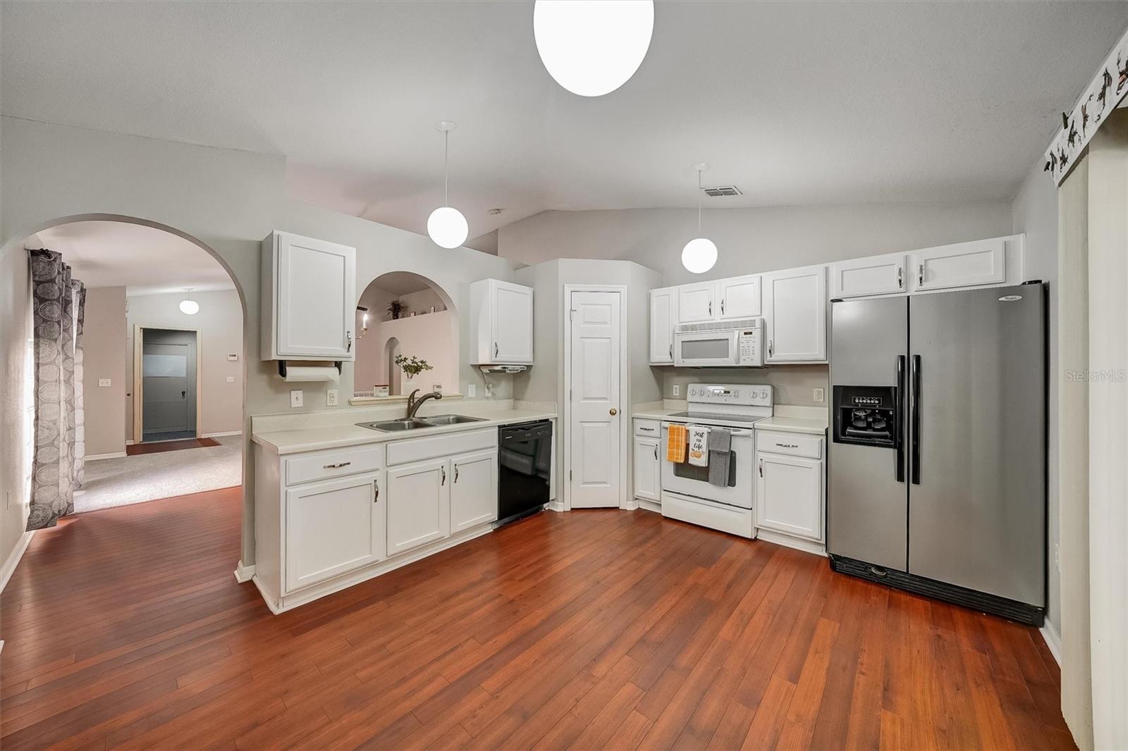 Image 9 of 31 For 17034 Ongar Court