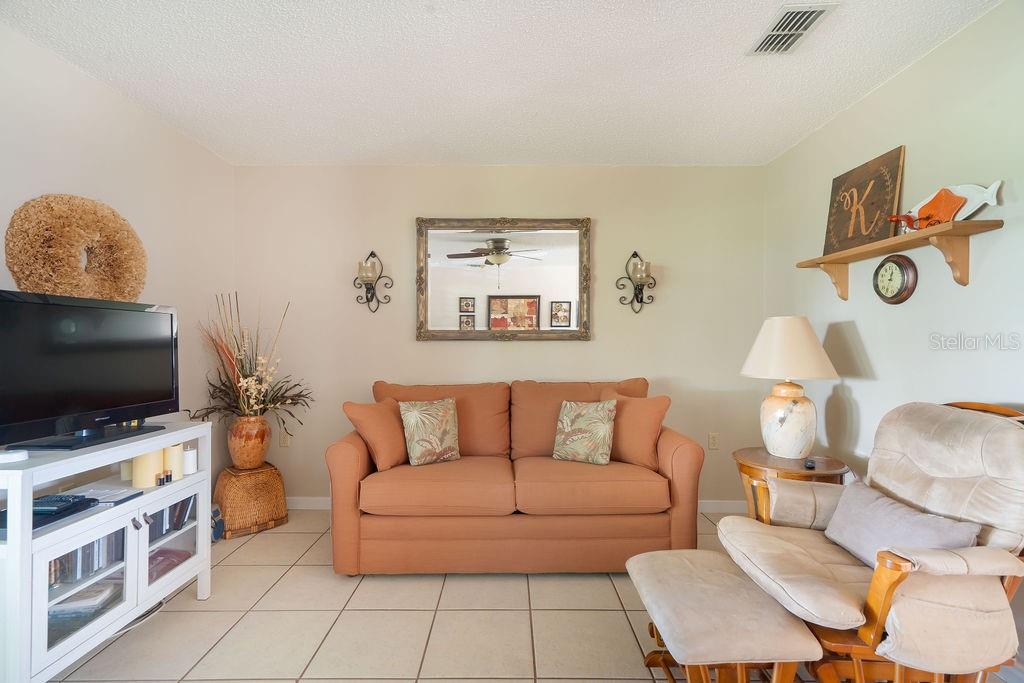 Image 15 of 36 For 8429 Jacqueline Court