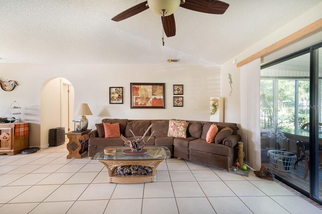 Image 16 of 36 For 8429 Jacqueline Court