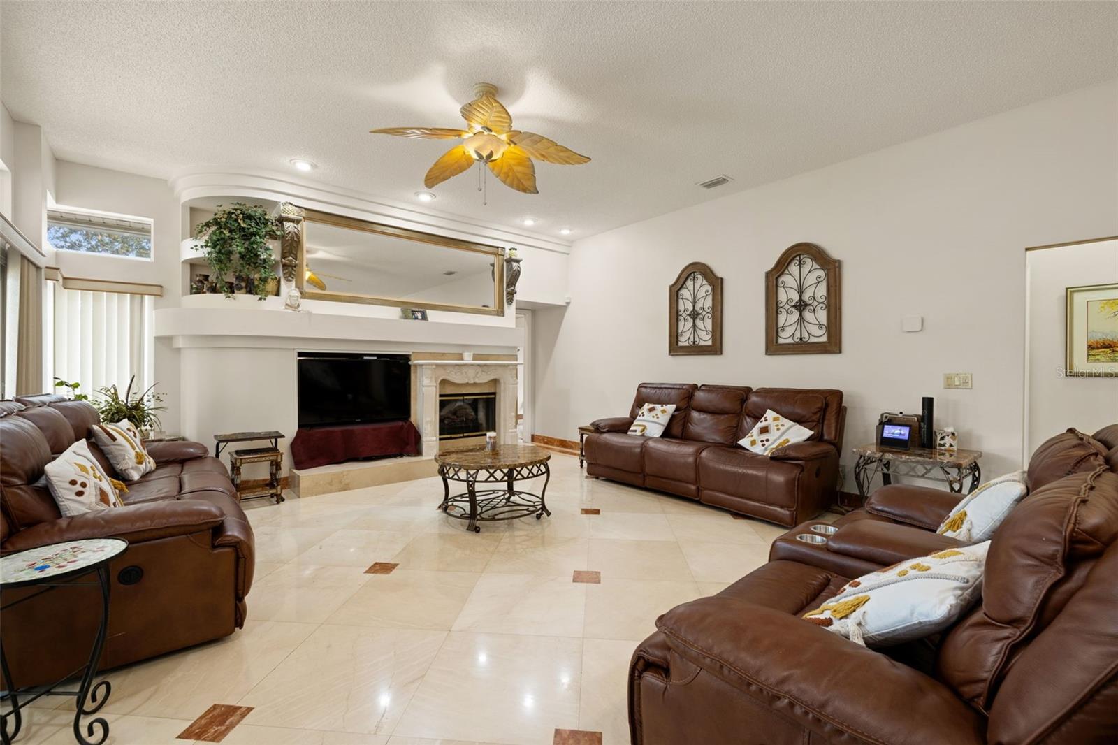 Image 14 of 47 For 1873 Lago Vista Boulevard