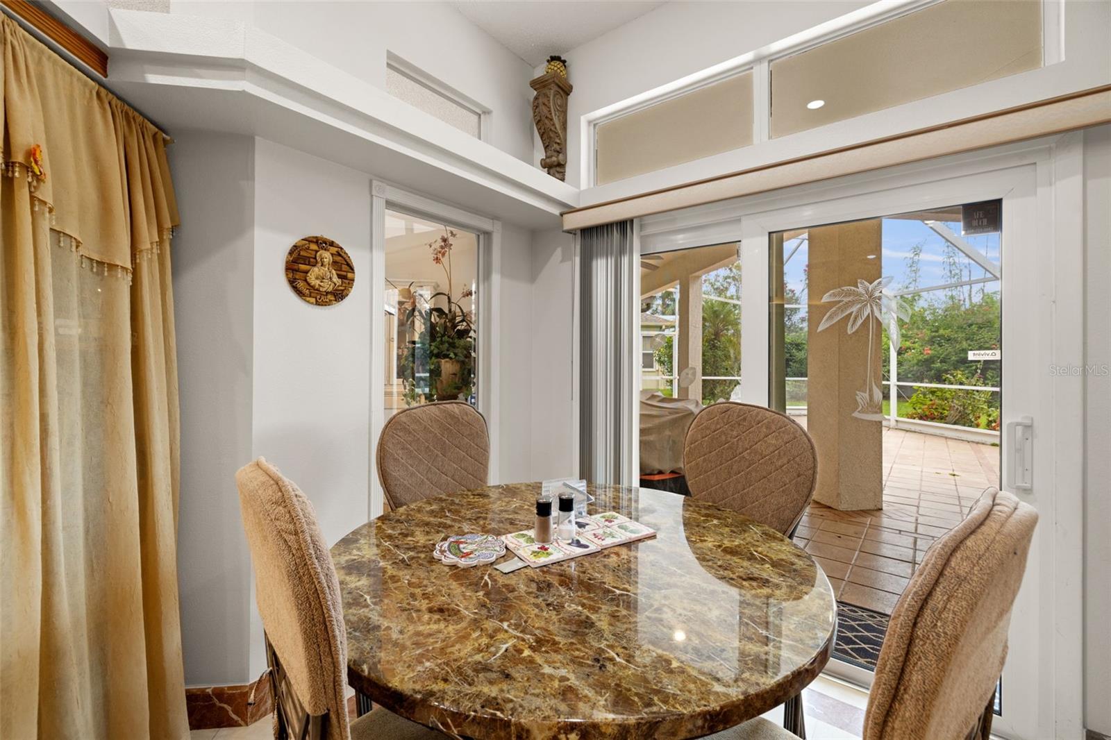Image 16 of 47 For 1873 Lago Vista Boulevard