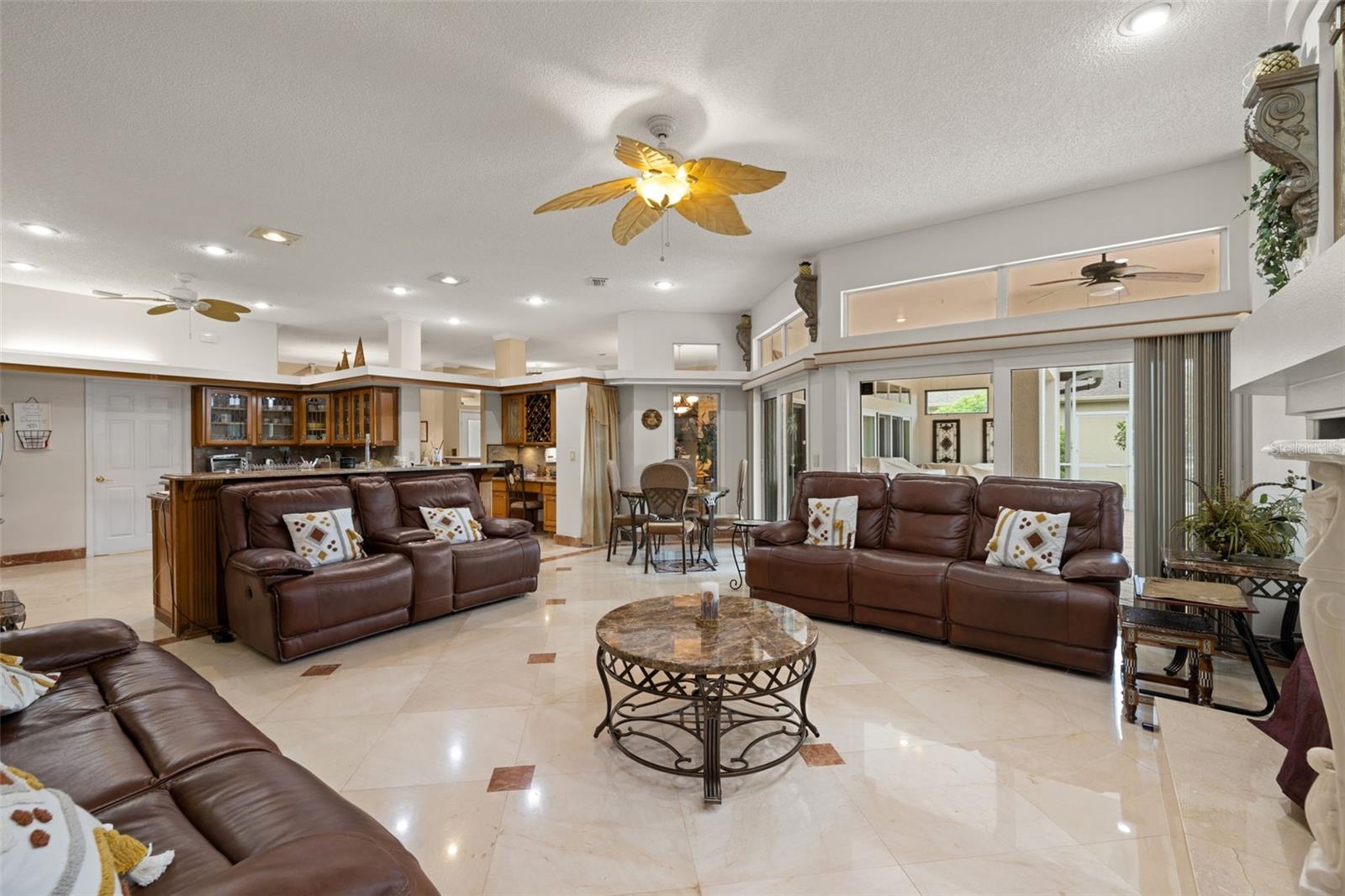 Image 17 of 47 For 1873 Lago Vista Boulevard