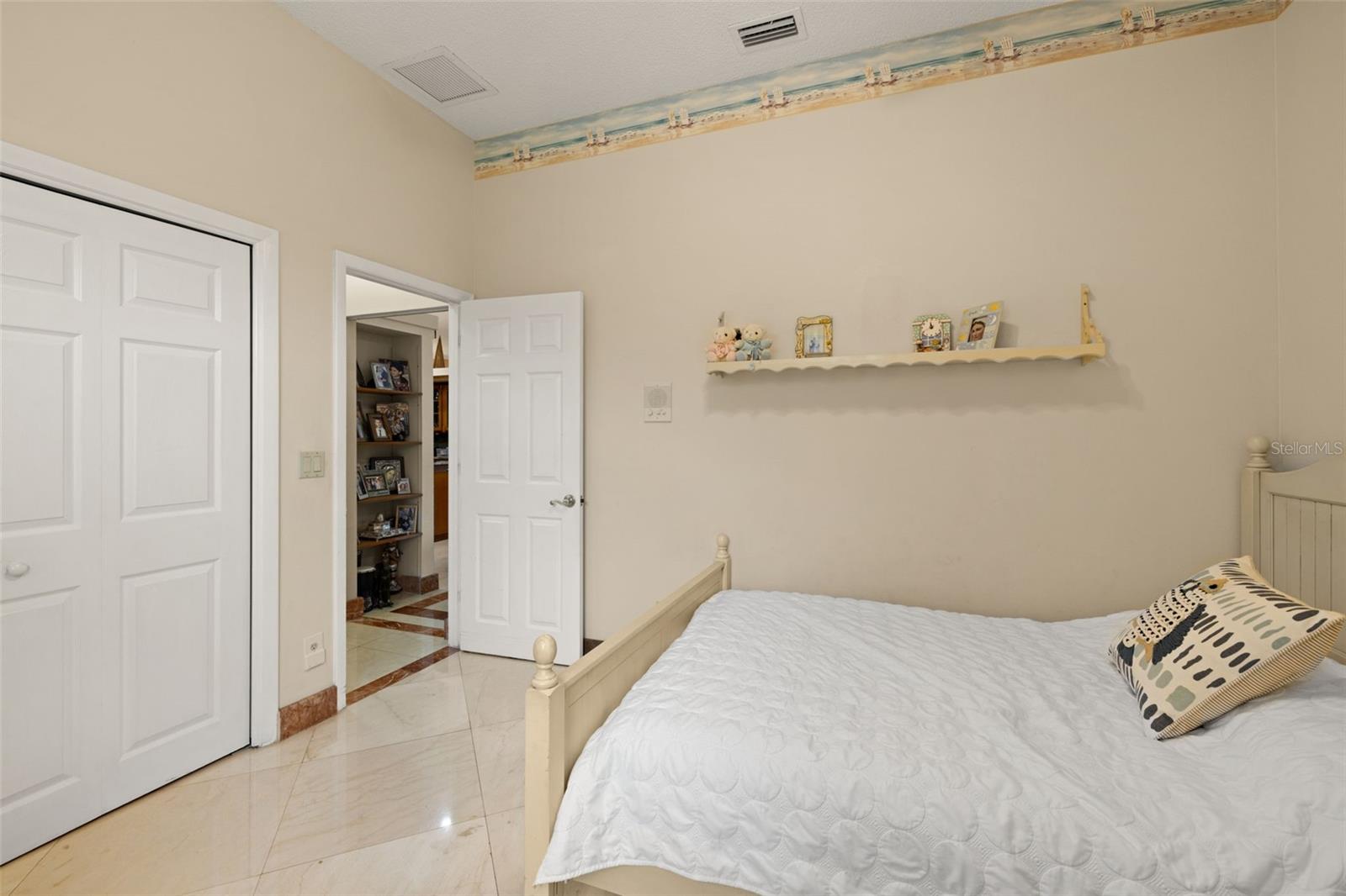 Image 22 of 47 For 1873 Lago Vista Boulevard