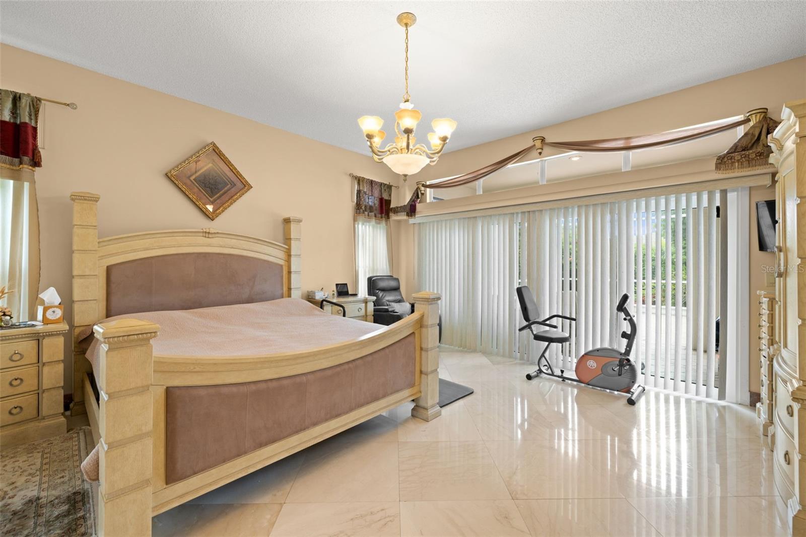 Image 26 of 47 For 1873 Lago Vista Boulevard