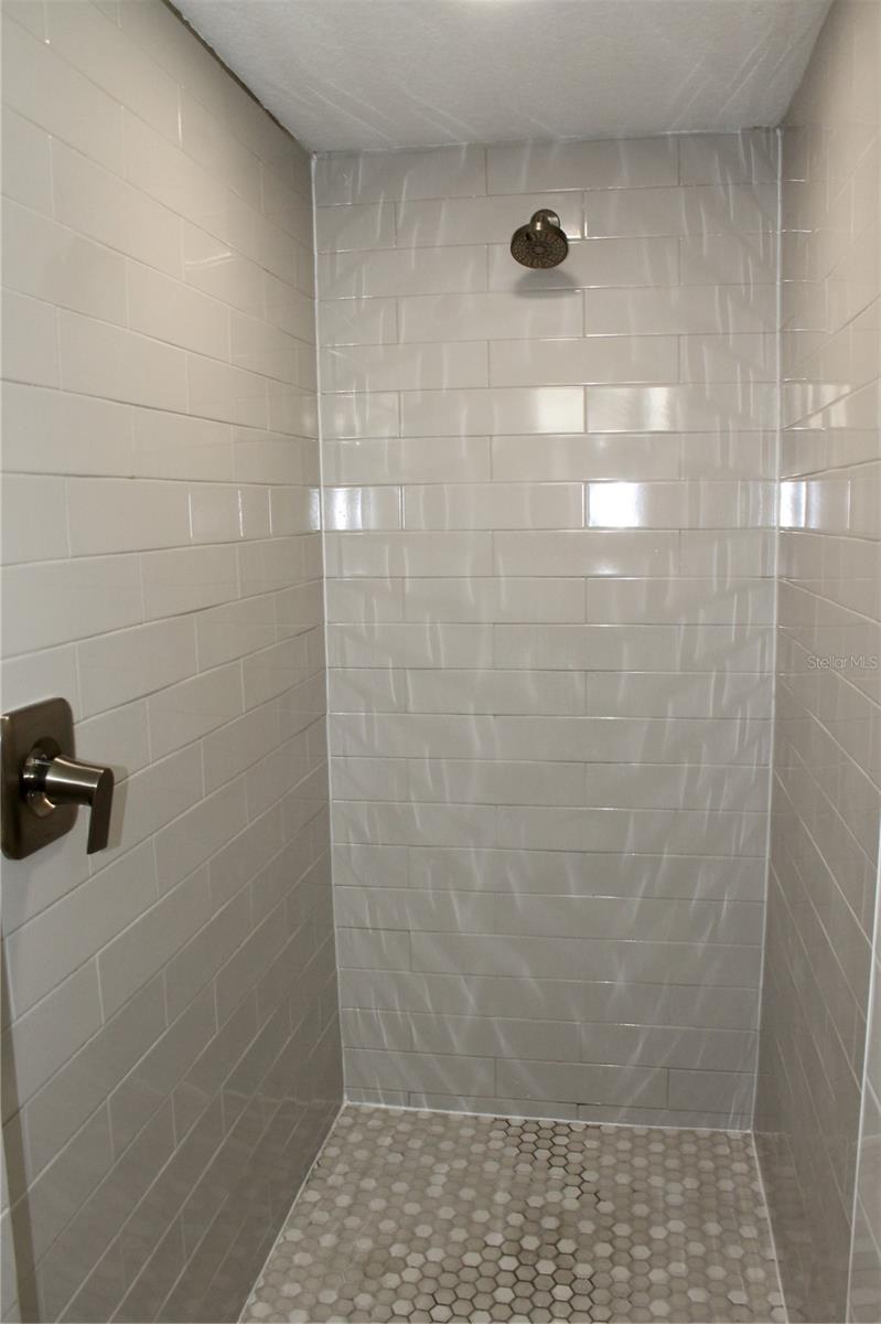 Image 10 of 40 For 803 Peninsula Road
