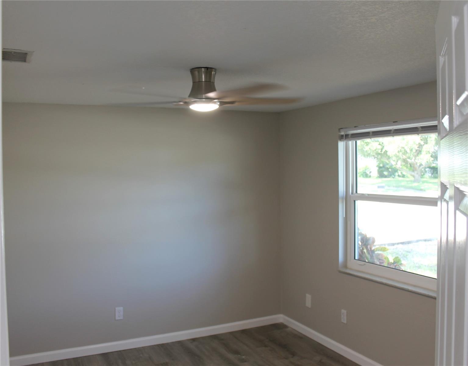 Image 11 of 40 For 803 Peninsula Road