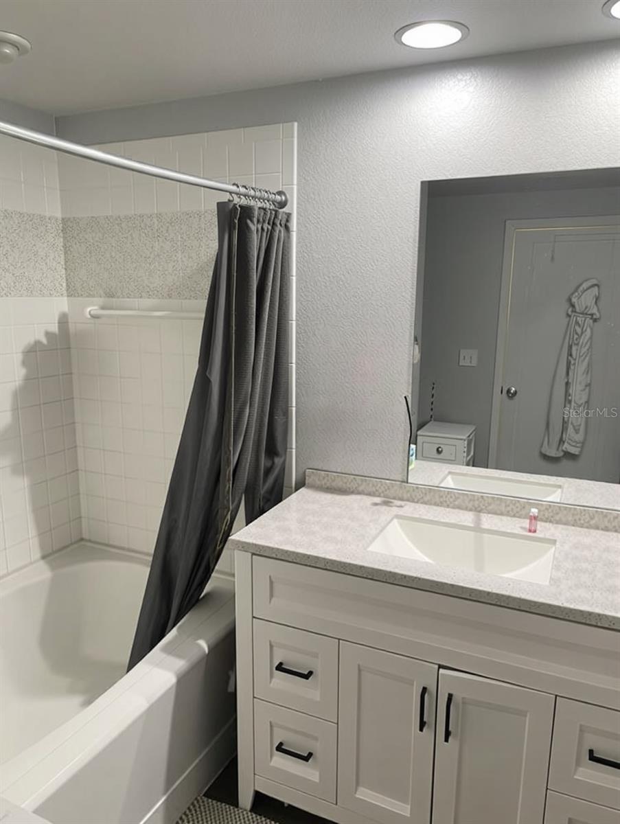 Image 10 of 16 For 2411 Horatio Street 539