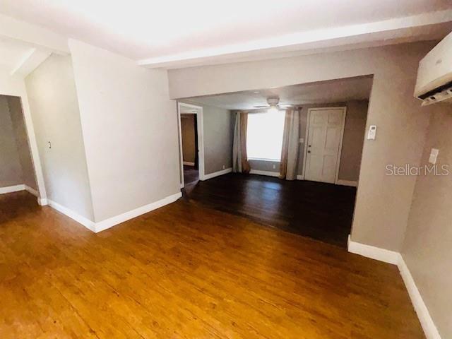 Image 11 of 22 For 14431 Lawrence Street