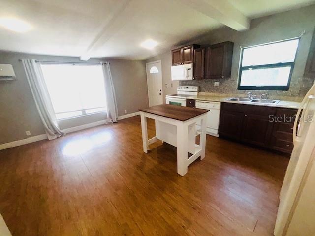 Image 6 of 22 For 14431 Lawrence Street