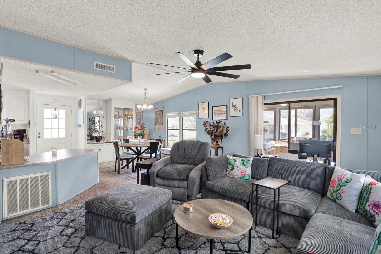 Image 4 of 24 For 4865 Goldenview Lane