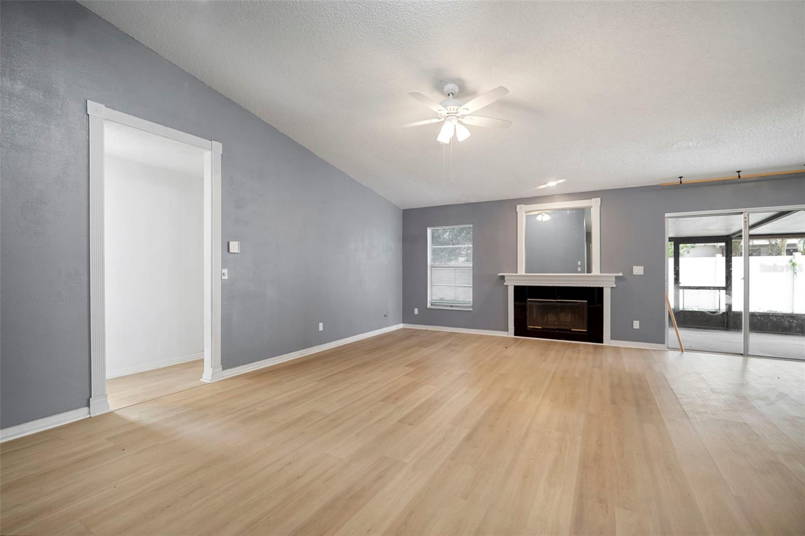 Image 13 of 43 For 12825 Tallowood Drive
