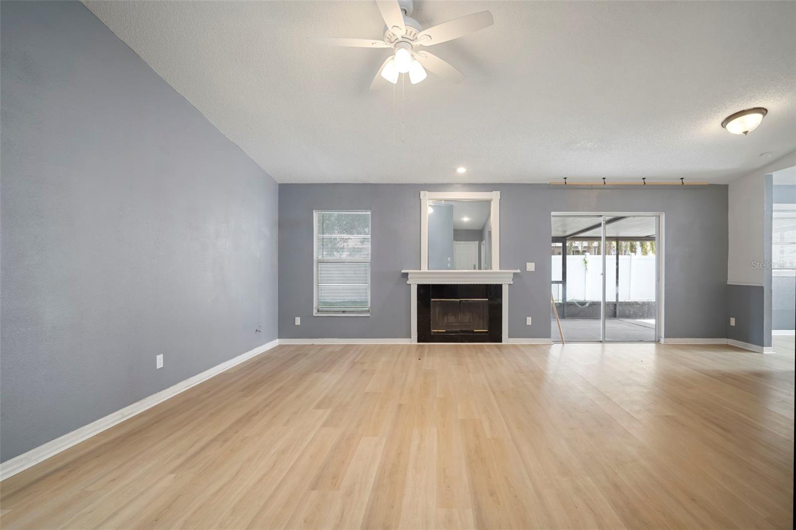 Image 14 of 43 For 12825 Tallowood Drive