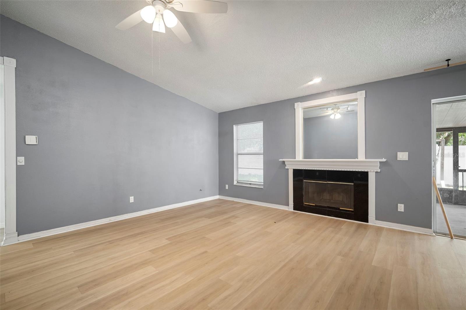 Image 15 of 43 For 12825 Tallowood Drive