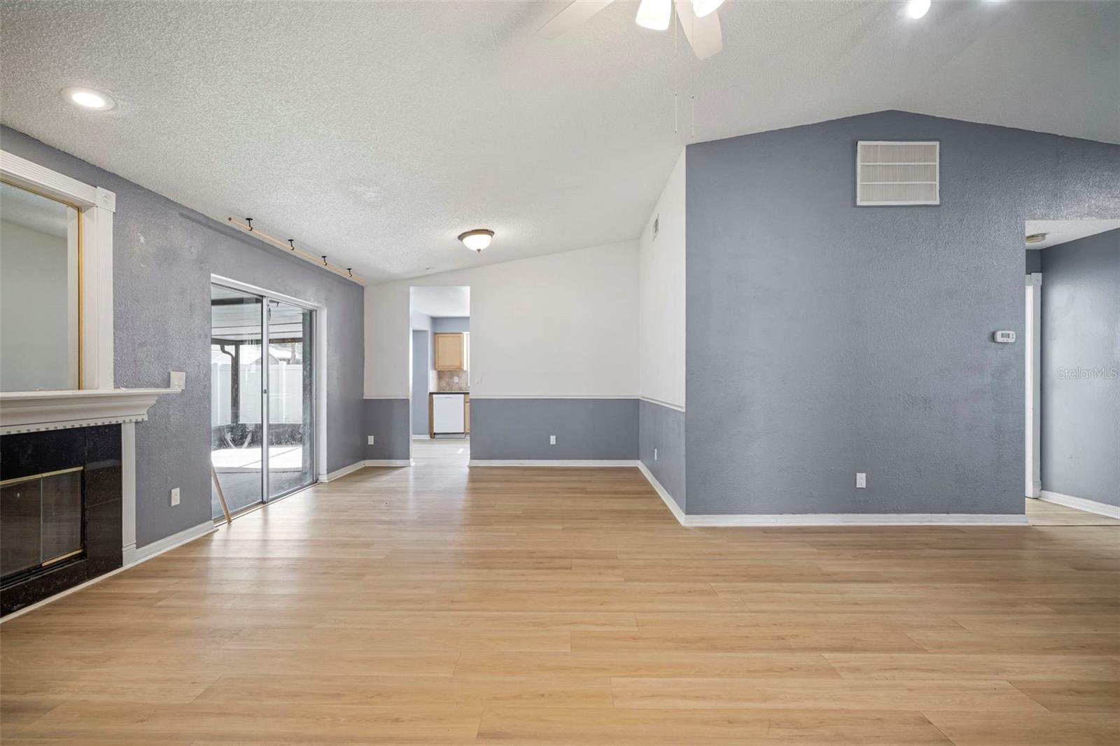 Image 18 of 43 For 12825 Tallowood Drive