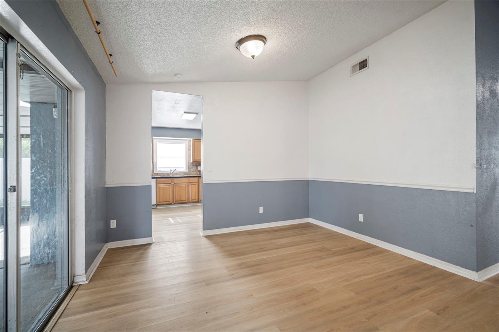 Image 19 of 43 For 12825 Tallowood Drive