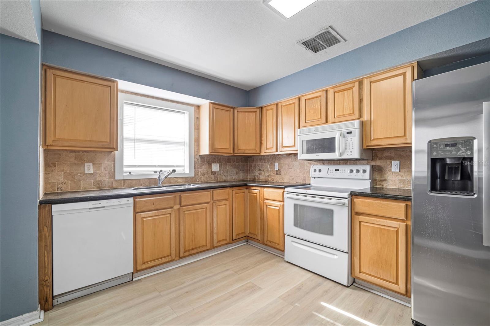 Image 23 of 43 For 12825 Tallowood Drive