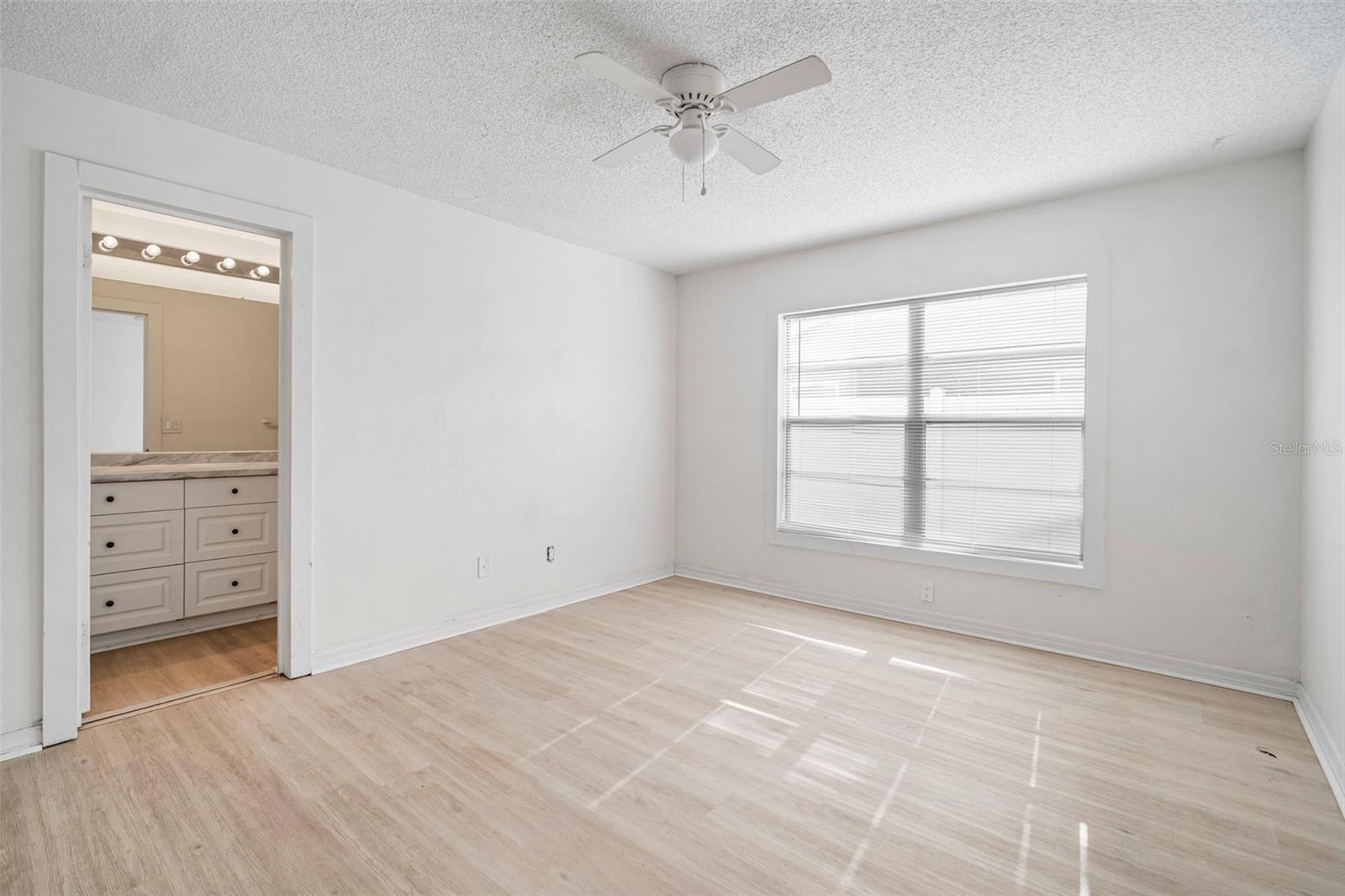Image 30 of 43 For 12825 Tallowood Drive