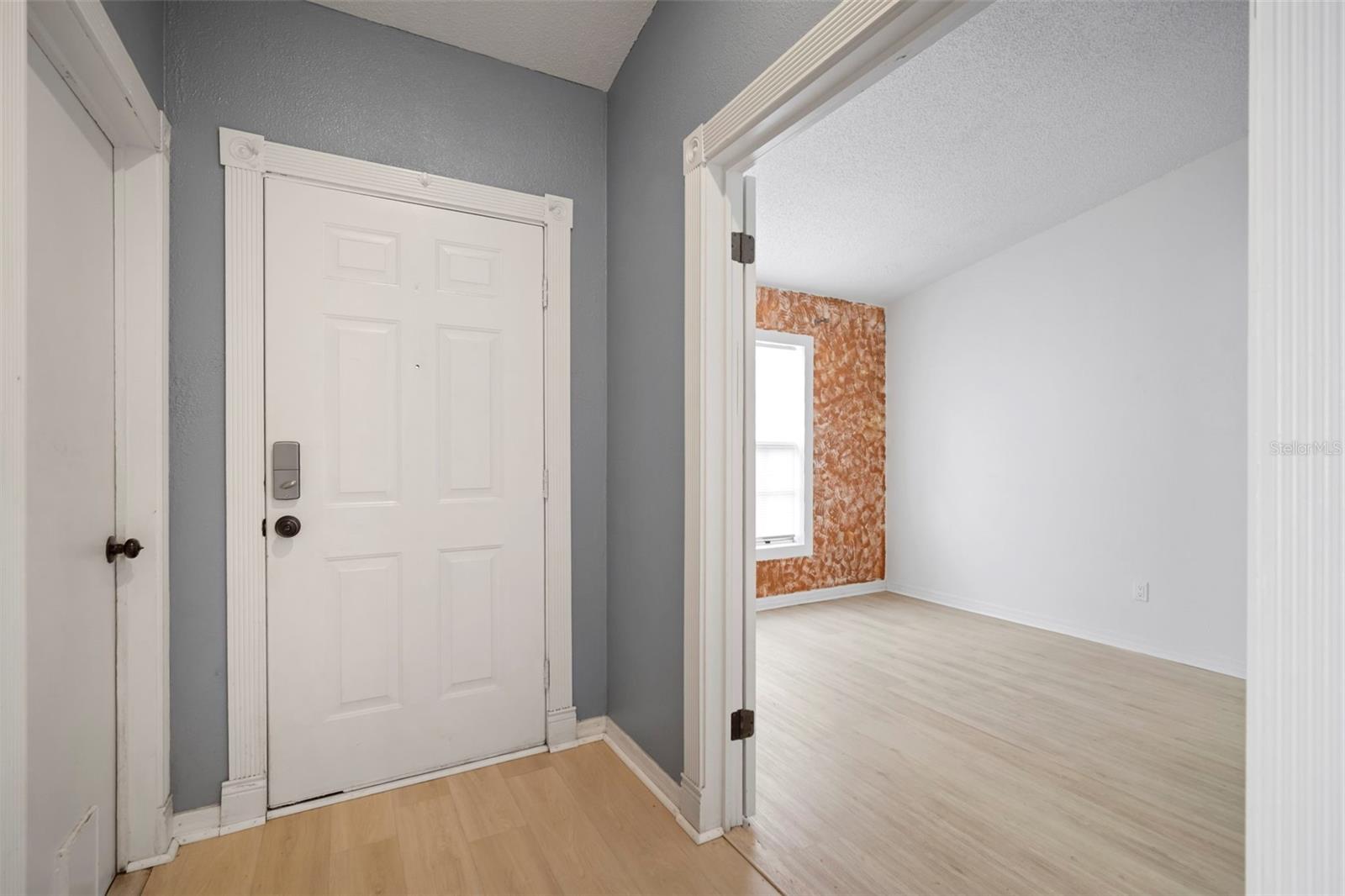 Image 4 of 43 For 12825 Tallowood Drive
