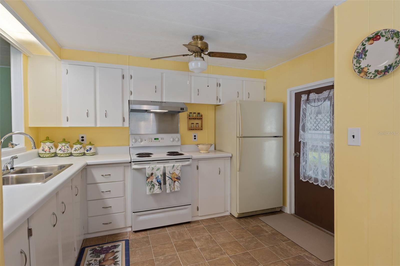 Image 5 of 29 For 7538 Fairlane Avenue