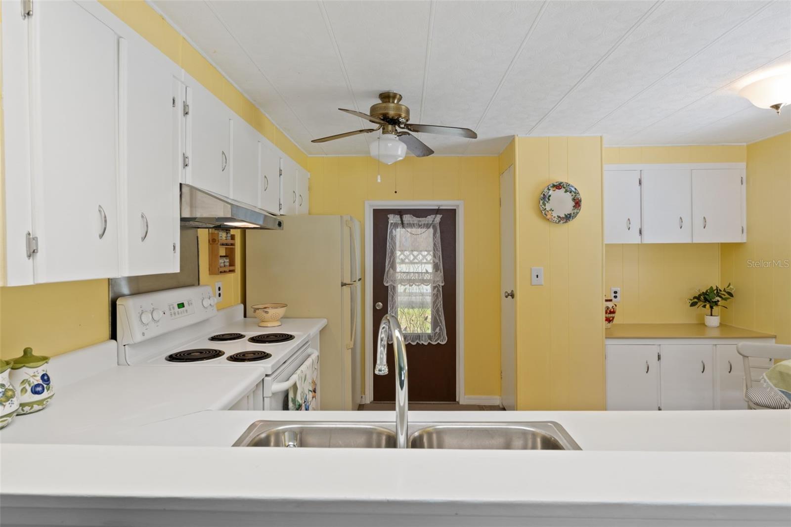 Image 8 of 29 For 7538 Fairlane Avenue
