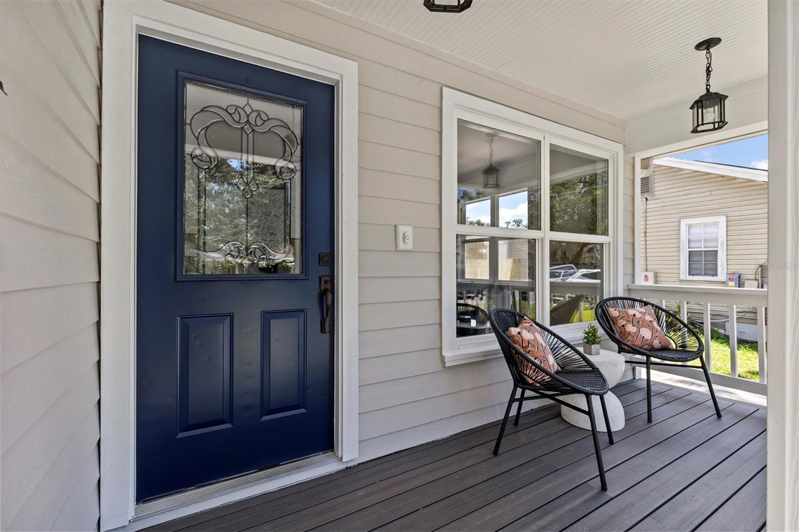 Listing photo id 0 for 325 Haya Street