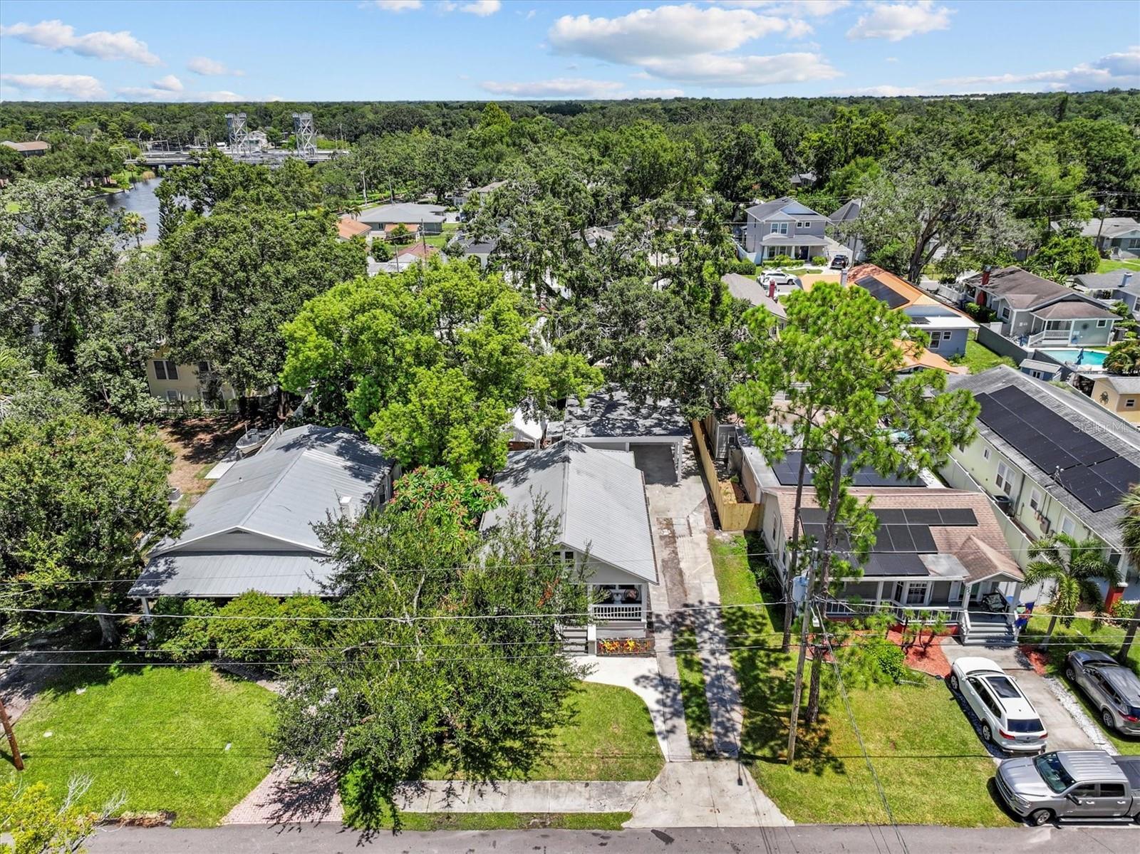 Listing photo id 29 for 325 Haya Street
