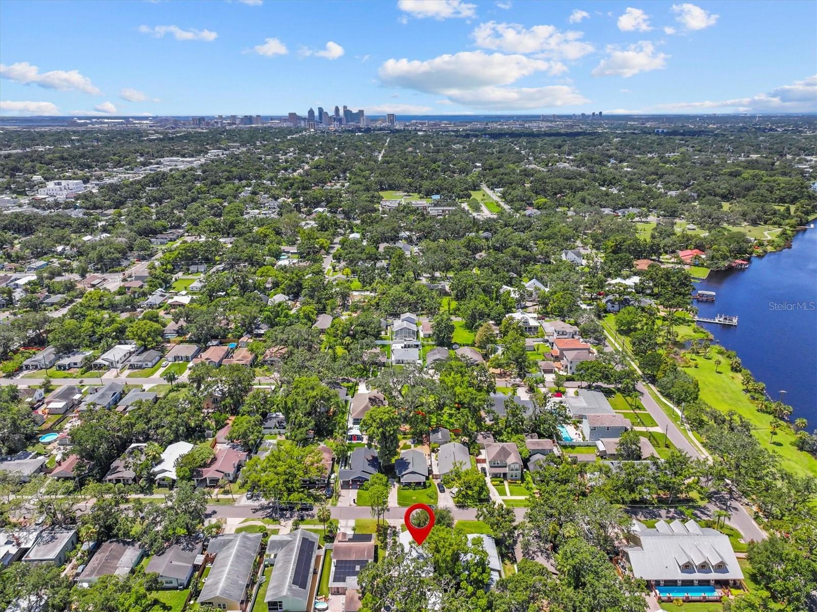 Listing photo id 32 for 325 Haya Street