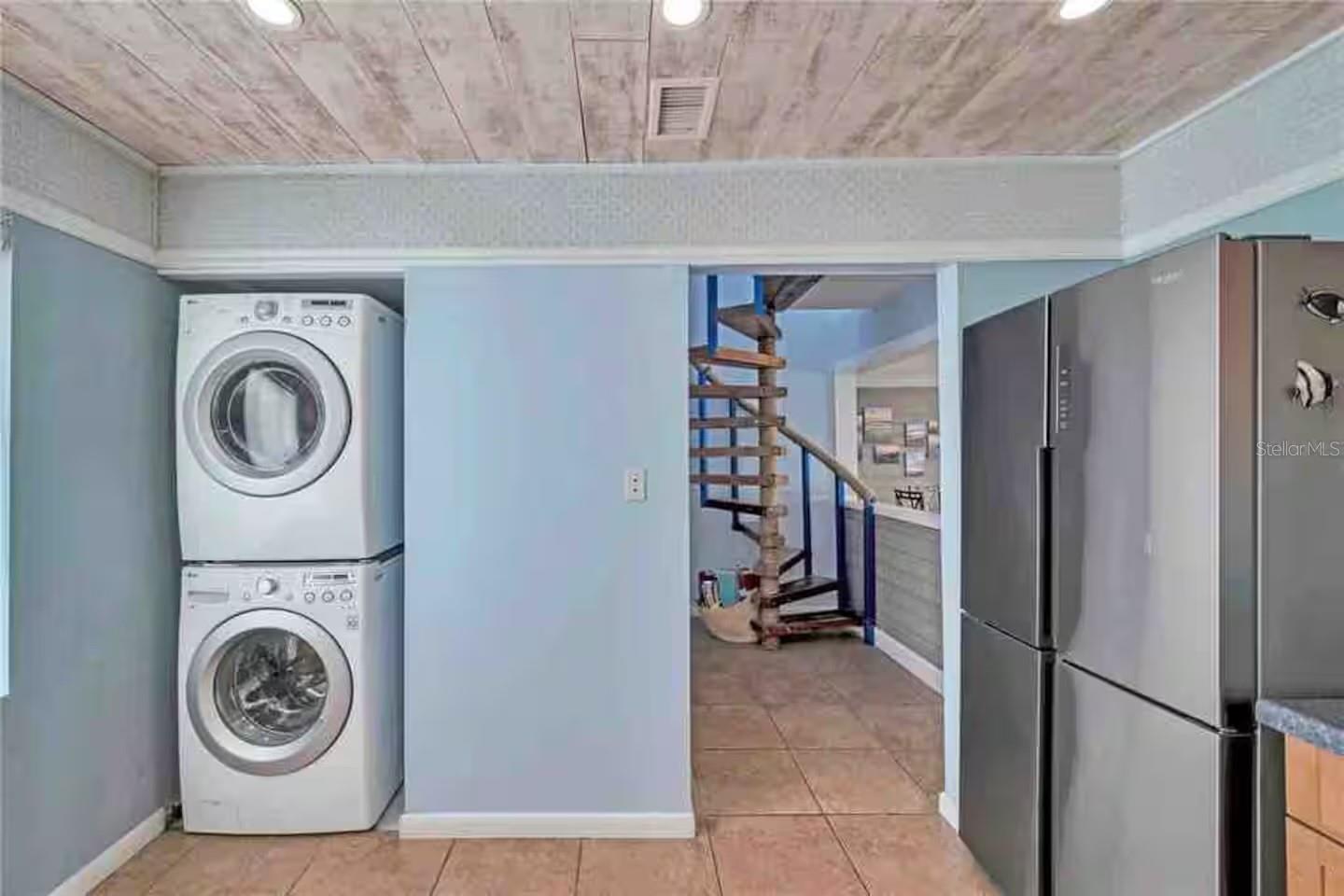 Image 11 of 30 For 10109 Gulf Boulevard 202
