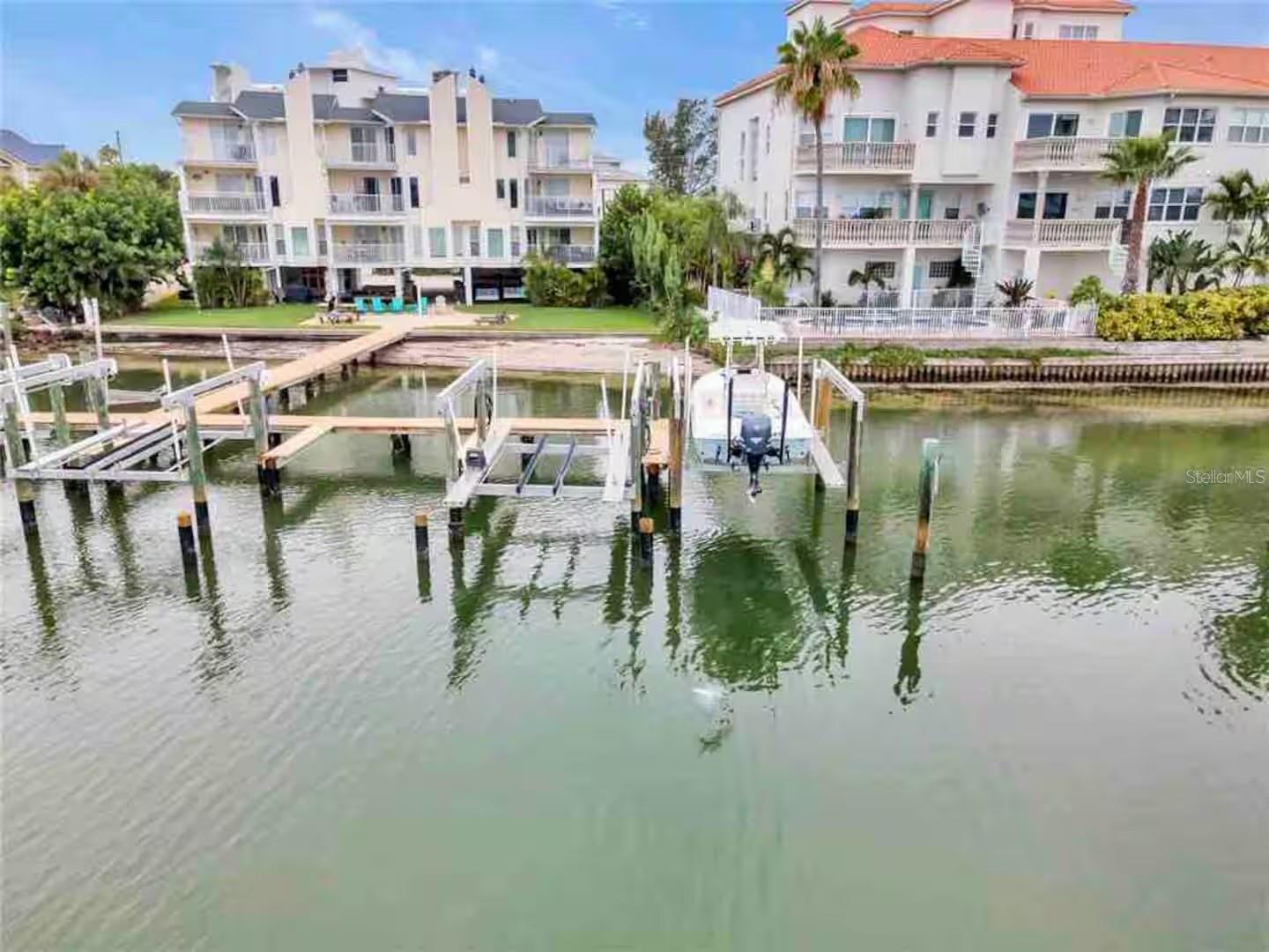 Image 28 of 30 For 10109 Gulf Boulevard 202